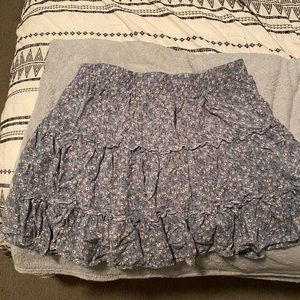 Flower short skirt - size XL but fits small